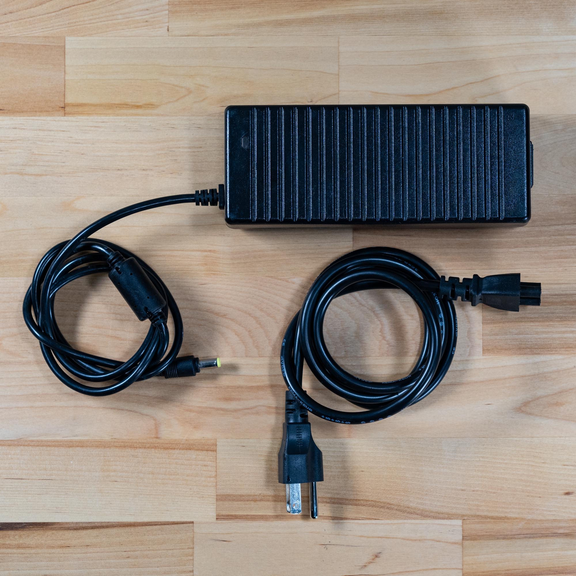 FTSs2 8 - Amp Power Supply: Your Ultimate Power Solution